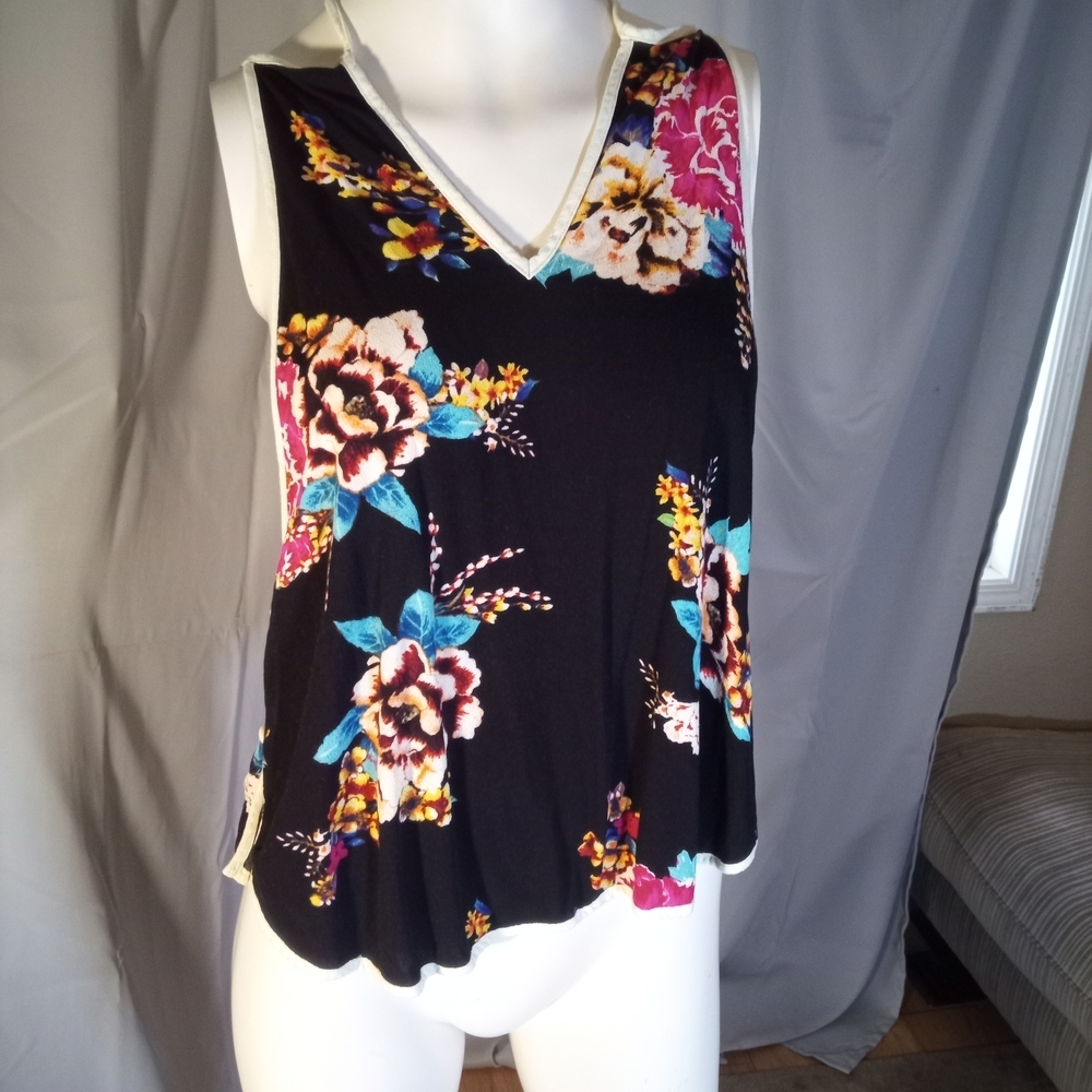 Floral Sleeveless Top - Black and Pink